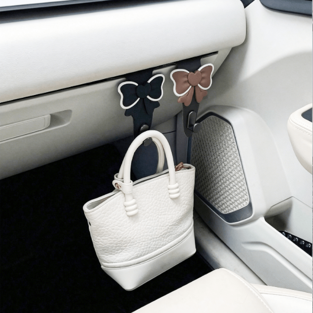 Bow Creative Car Hook, Front Passenger Seat Decoration Multi-Functional Storage Hook (Suitable For Glove Box)