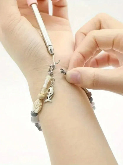 1/2/4Pcs Stainless Steel Bracelet Wearing Aid, Odorless Battery-Free Scalable Hook Tool For Jewelry & Necklace Styling
