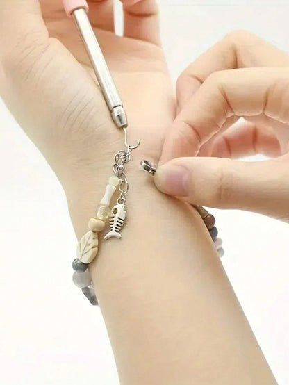 1/2/4Pcs Stainless Steel Bracelet Wearing Aid, Odorless Battery-Free Scalable Hook Tool For Jewelry & Necklace Styling