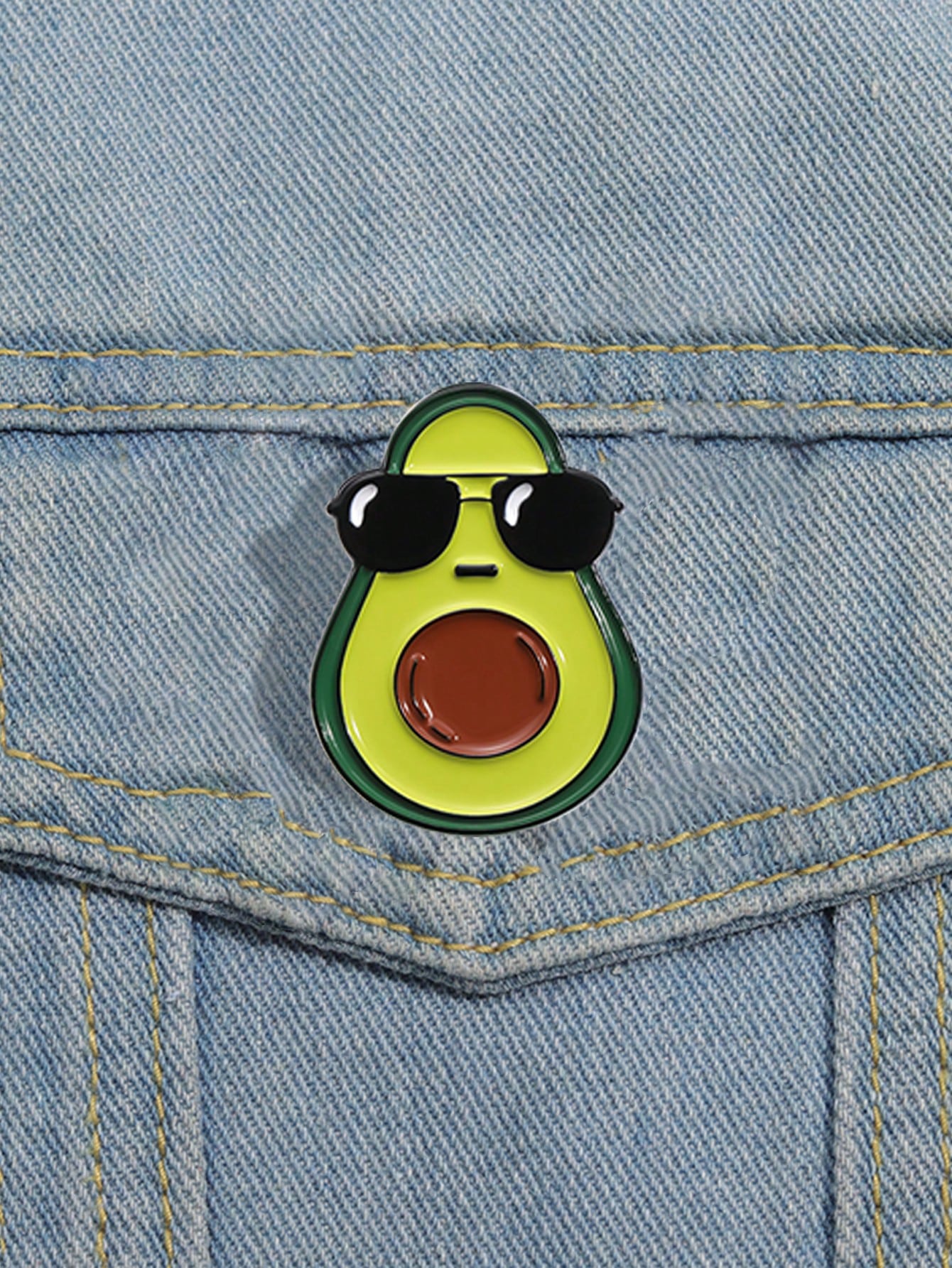 1pc Cartoon Fruit Avocado Metal Brooch, Cute Pin Badge For Friends, Suitable For Men And Women Daily Wearing