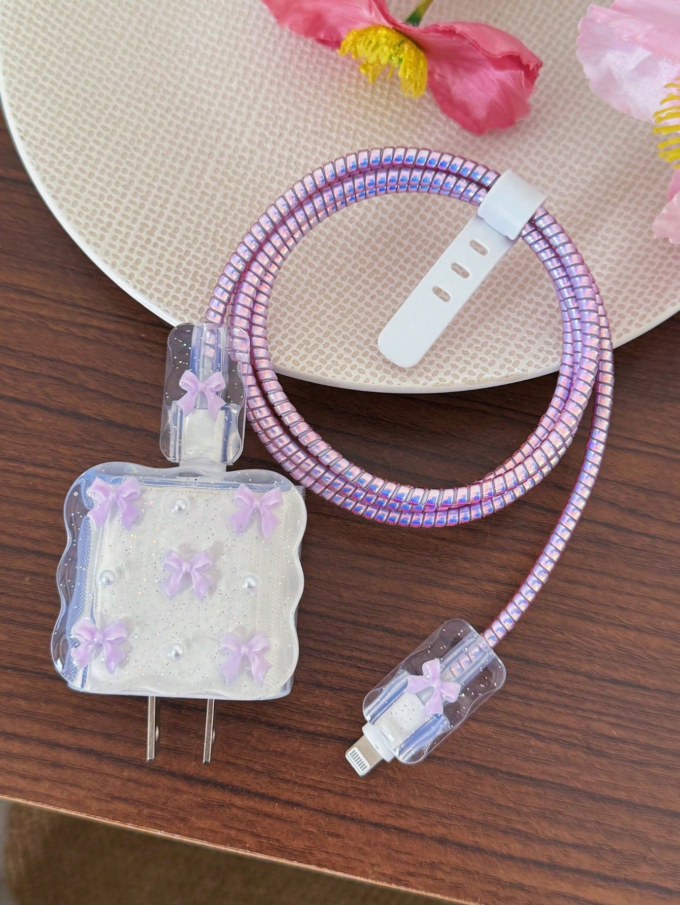5pcs Purple Bow & White Pearl Design Charging Accessory Set (20W/18W), Includes Charging Cable Protector, Charger Head Cover, Compatible Charging Cable Protector, Charger Accessories, Phone Accessorie