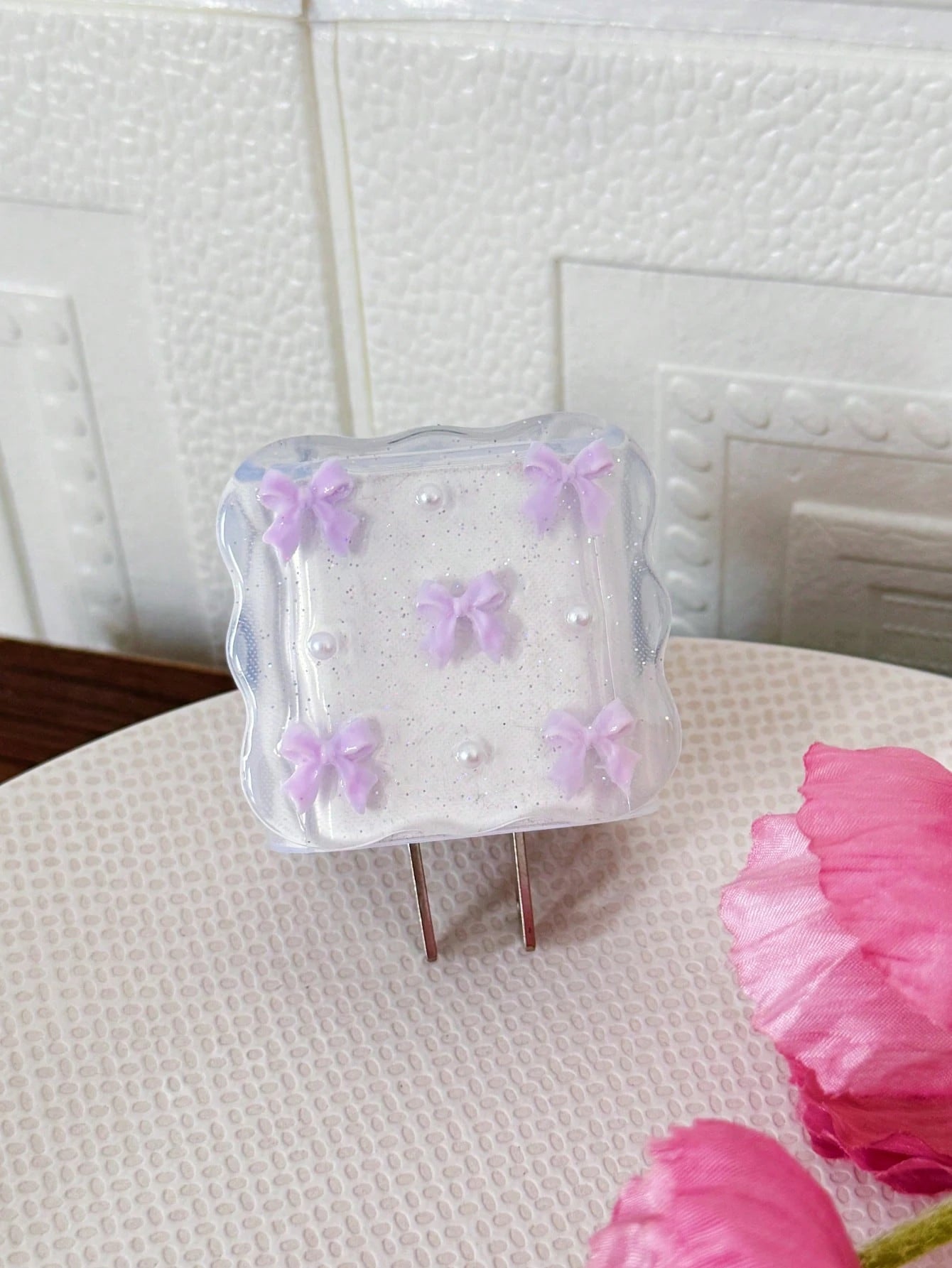 5pcs Purple Bow & White Pearl Design Charging Accessory Set (20W/18W), Includes Charging Cable Protector, Charger Head Cover, Compatible Charging Cable Protector, Charger Accessories, Phone Accessorie