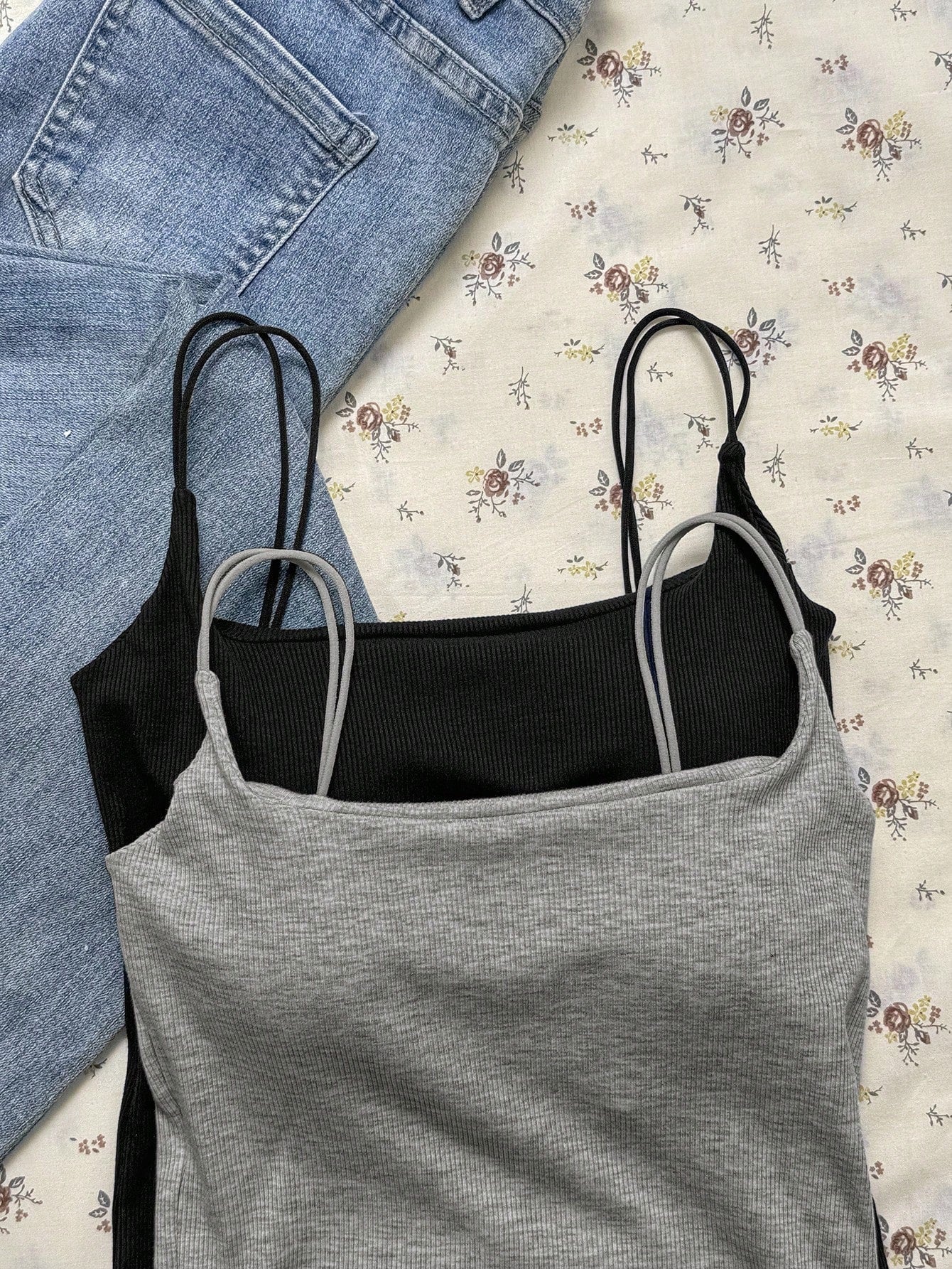 Attitoon Plus Size Women's Casual Black Ribbed Crop Tank Top With Square Neck And Sleeveless Design