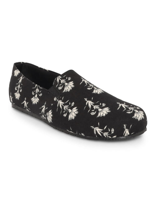 Black Traditional Butta Moccasins