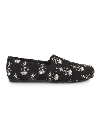 Black Traditional Butta Moccasins