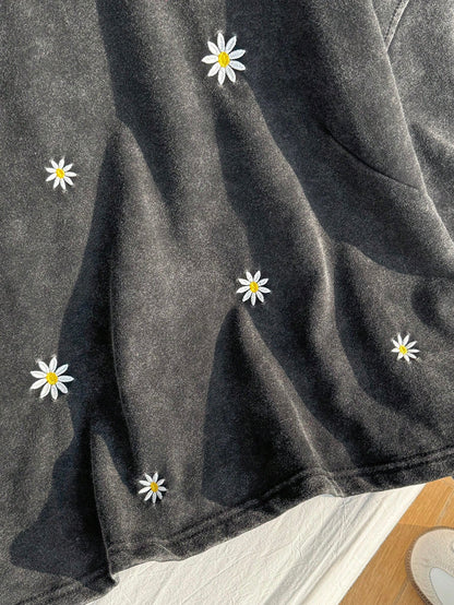 Comfortcana Women's Plus Size Short Sleeve Cotton T-Shirt, Dark Green, Summer, Smart Casual 90s, Everyday Washed Snowflake Embroidered Daisy Vacation