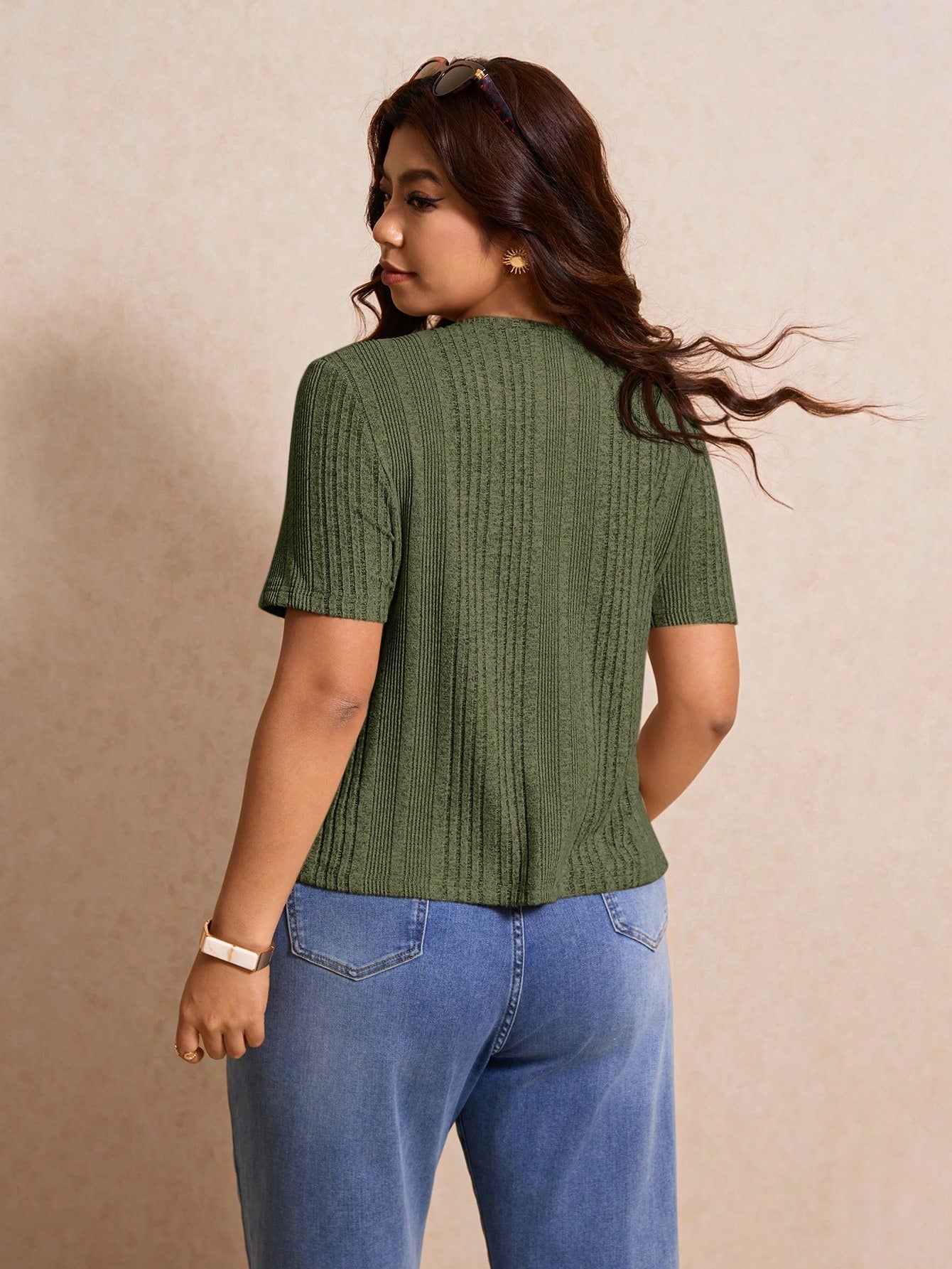 Elaquor Plus Size Women's Solid Color Single-Breasted Casual Versatile Daily Wear Short Sleeve T-Shirt