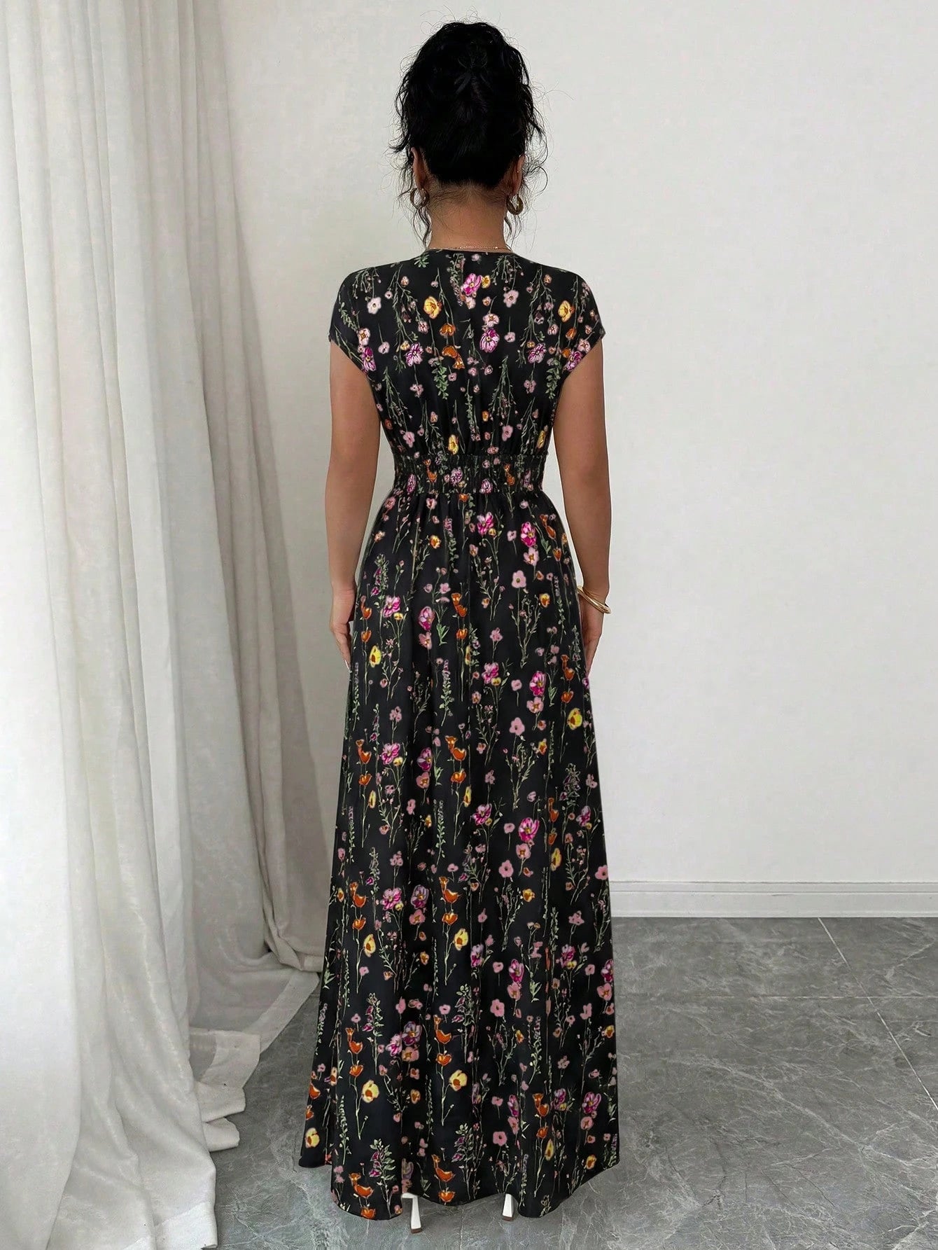 Elenzga Women's V-Neck Sleeveless Ditsy Floral Cinched Waist Maxi Dress
