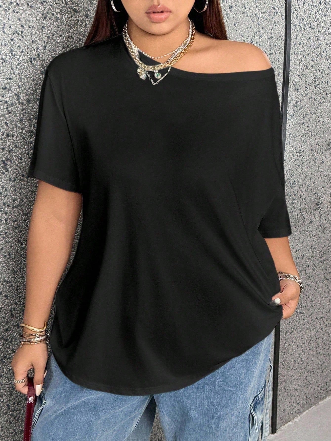 EMERY ROSE 2pcs/Set Oblique Shoulder Loose T-Shirt,Asymmetric Shoulder Off-Shoulder T-Shirt, Plus Size Women's Top