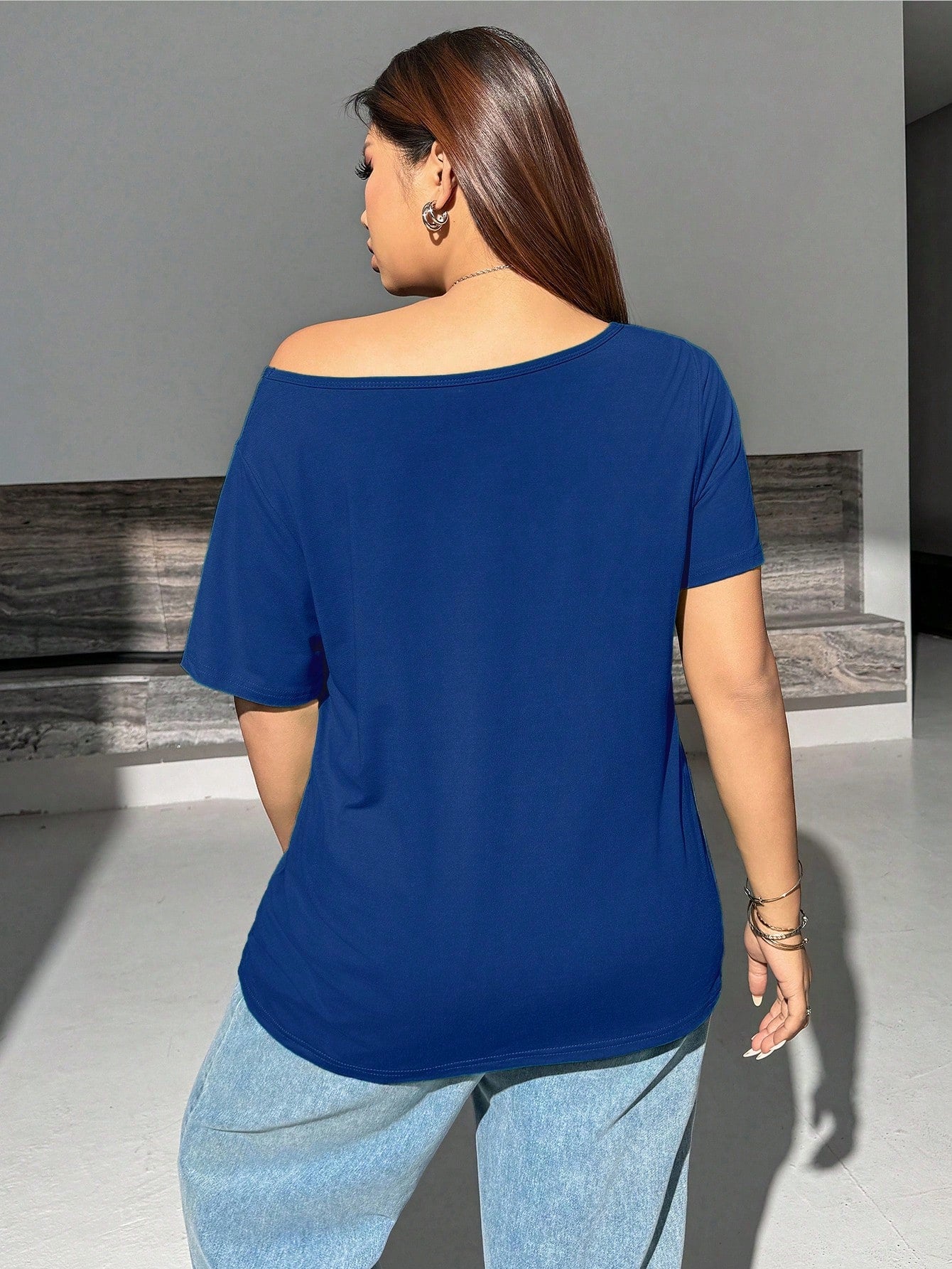 EMERY ROSE 2pcs/Set Oblique Shoulder Loose T-Shirt,Asymmetric Shoulder Off-Shoulder T-Shirt, Plus Size Women's Top