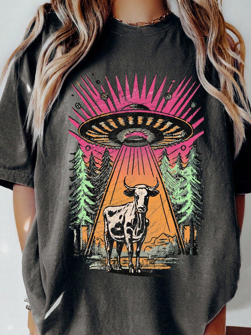 EMERY ROSE UFO Cow T-Shirt, Funny Vintage Alien Graphic Tee, Unisex Soft Colorful T-Shirt, Plus Size Aesthetic UFO Graphic Women T-Shirt