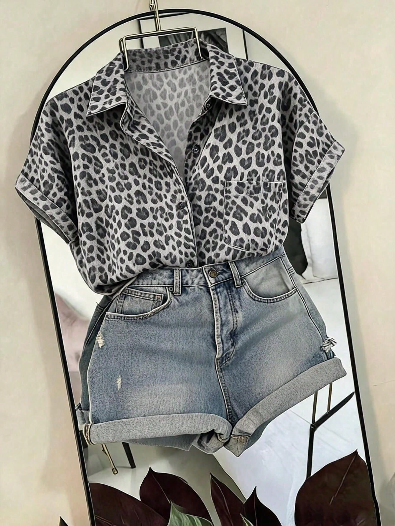 EMERY ROSE Women's Plaid Short Sleeve Shirt With Zipper Pocket