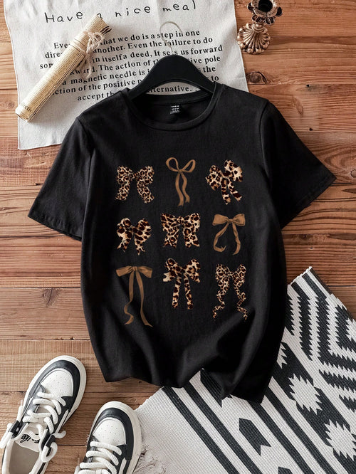 EZwear Leopard Bow Decor Casual Minimalist Print Round Neck Short Sleeve Fitted Plus Size Women T-Shirt, Suitable For Summer