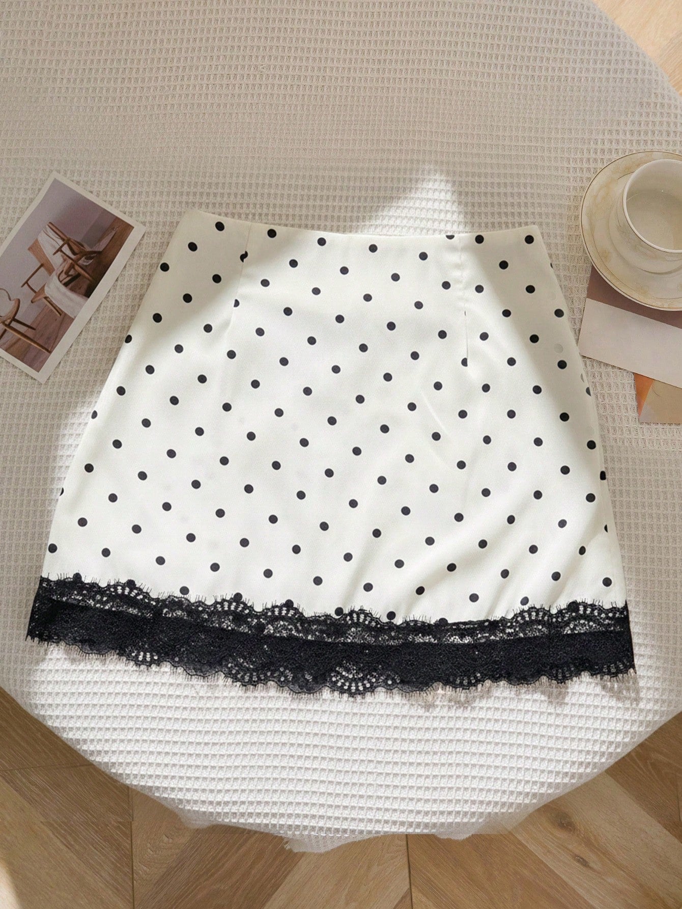 Flirla French Classic Elegant Autumn/Winter New Polka Dot Design Hem Splice Sexy Lace Decor Valentine's Day Chic Party Series Women Skirt