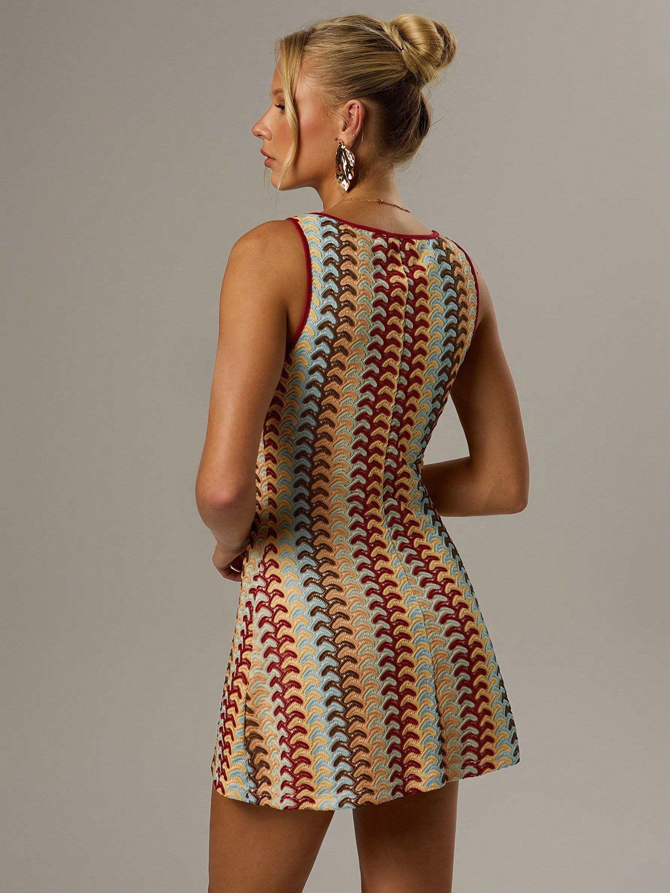 Forever 21 Women's All Over Graphic Print Round Neck Casual 1960s Vintage 70s Elegant Tank Dress Brunch Beige Summer