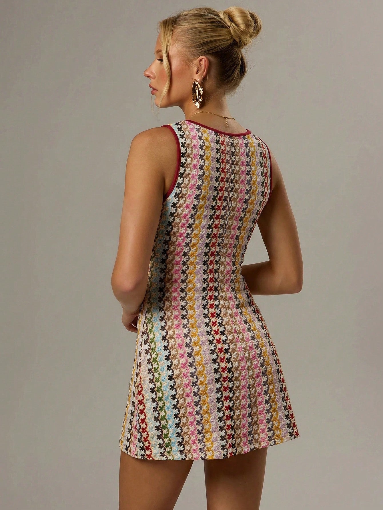Forever 21 Women's All Over Graphic Print Round Neck Casual 1960s Vintage 70s Elegant Tank Dress Brunch Beige Summer