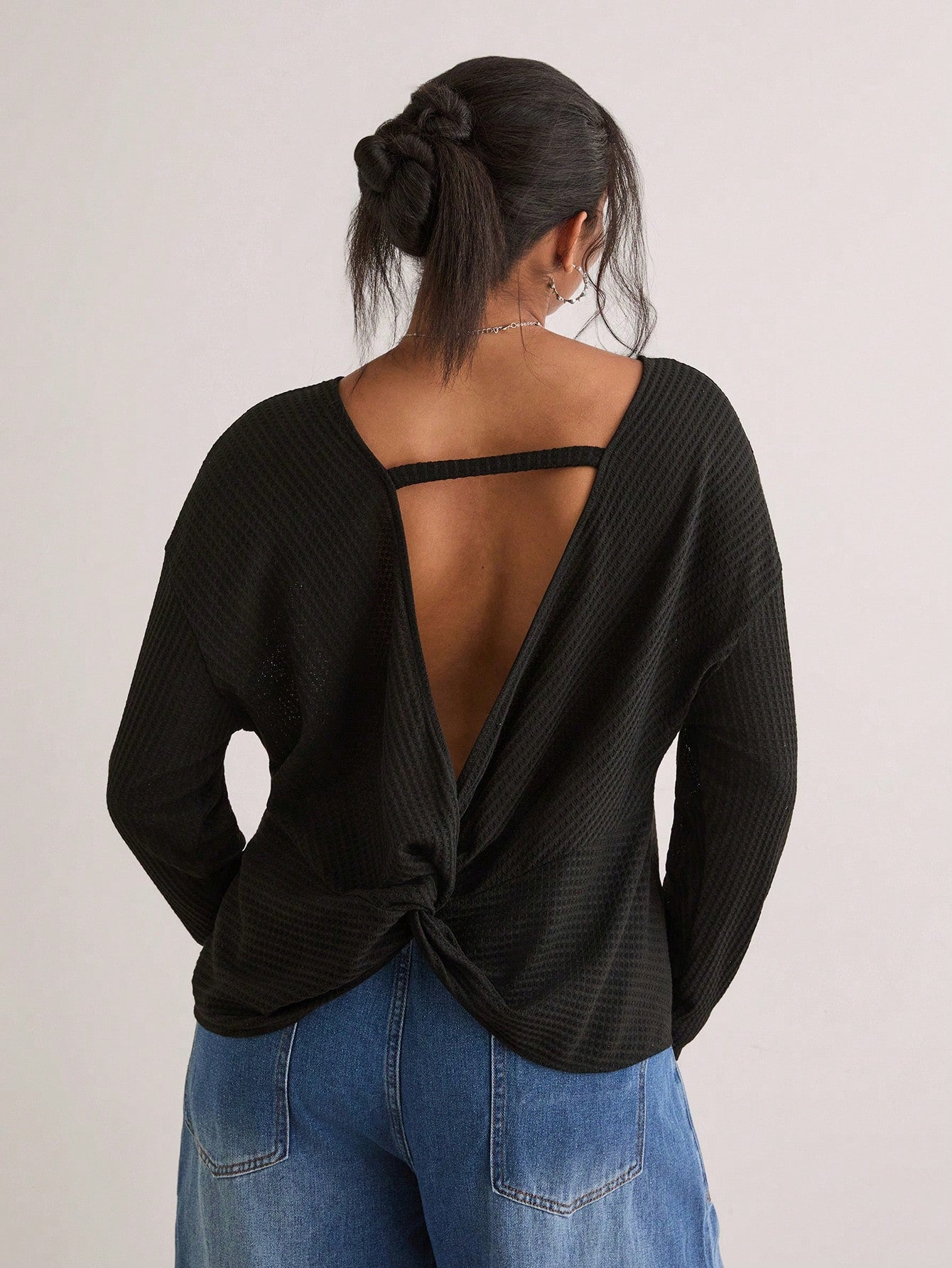Freevana Plus-Size Long-Sleeved T-Shirt For Women, Black Textured, Open Back With Knot Design, Loose Fit, Elegant And Casual, Autumn/Winter Women's Clothing.