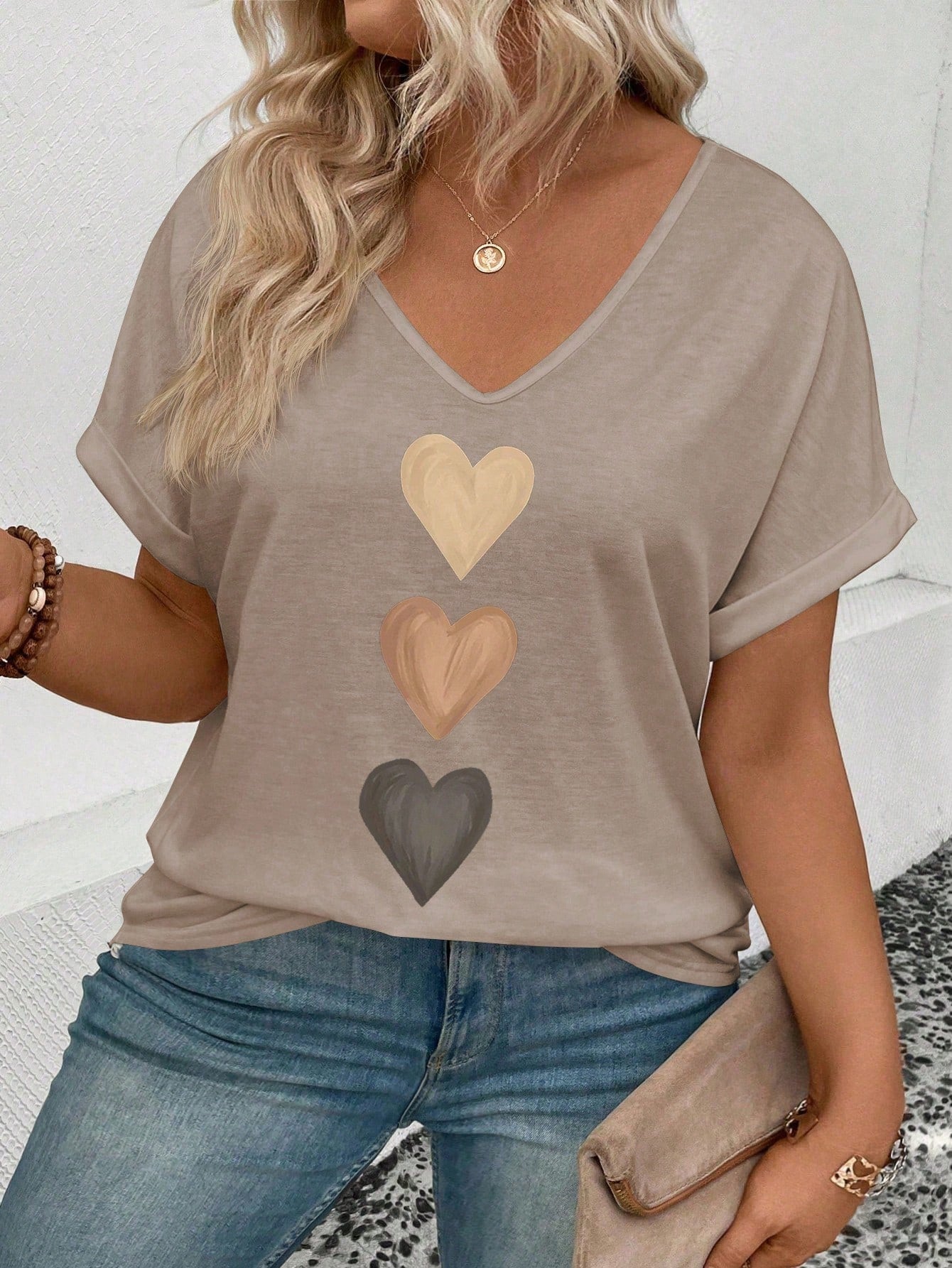 INAWLY Women's V-Neck Casual Versatile T-Shirt With Ombre Heart Print, Spring/Summer