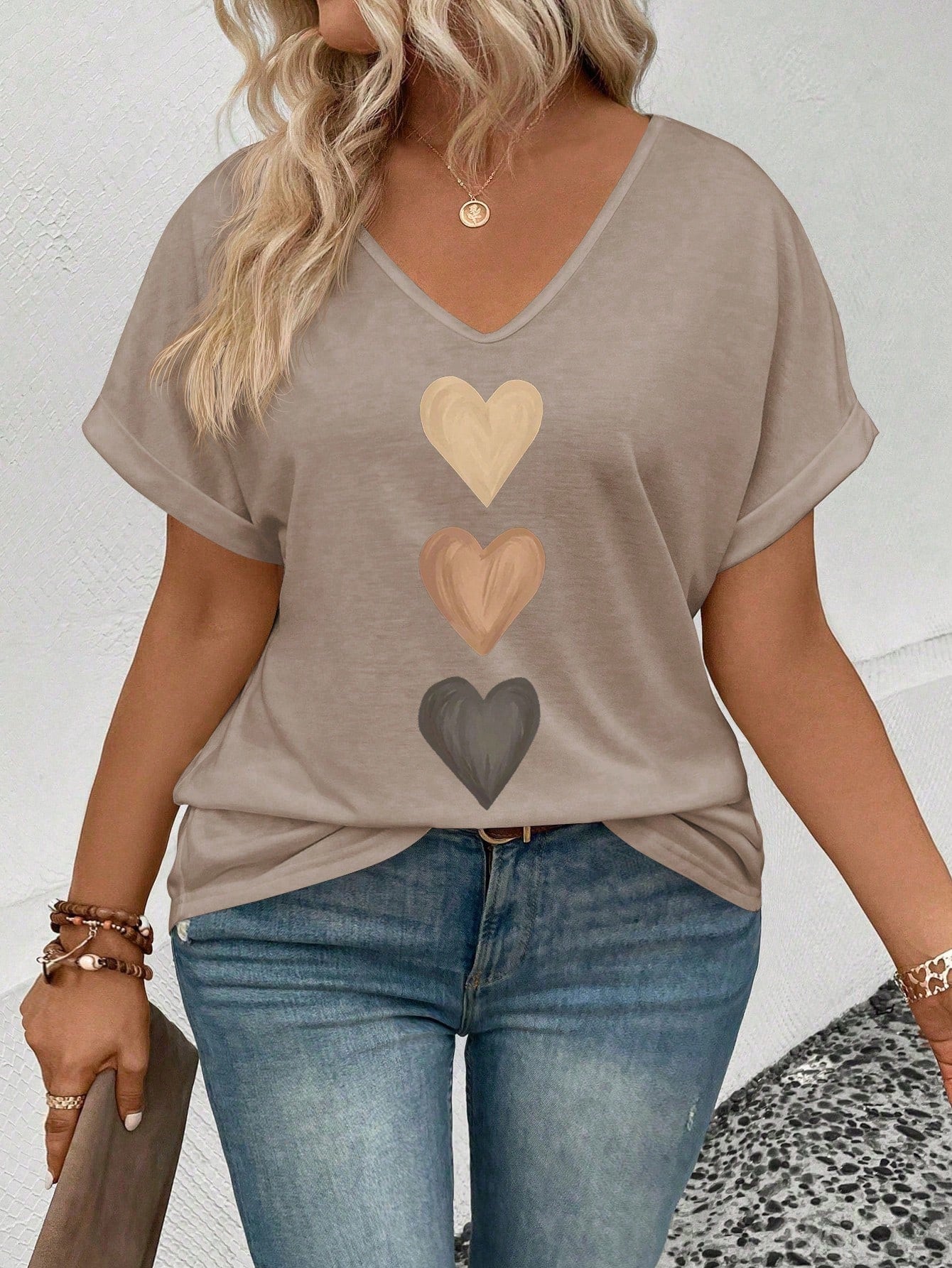 INAWLY Women's V-Neck Casual Versatile T-Shirt With Ombre Heart Print, Spring/Summer