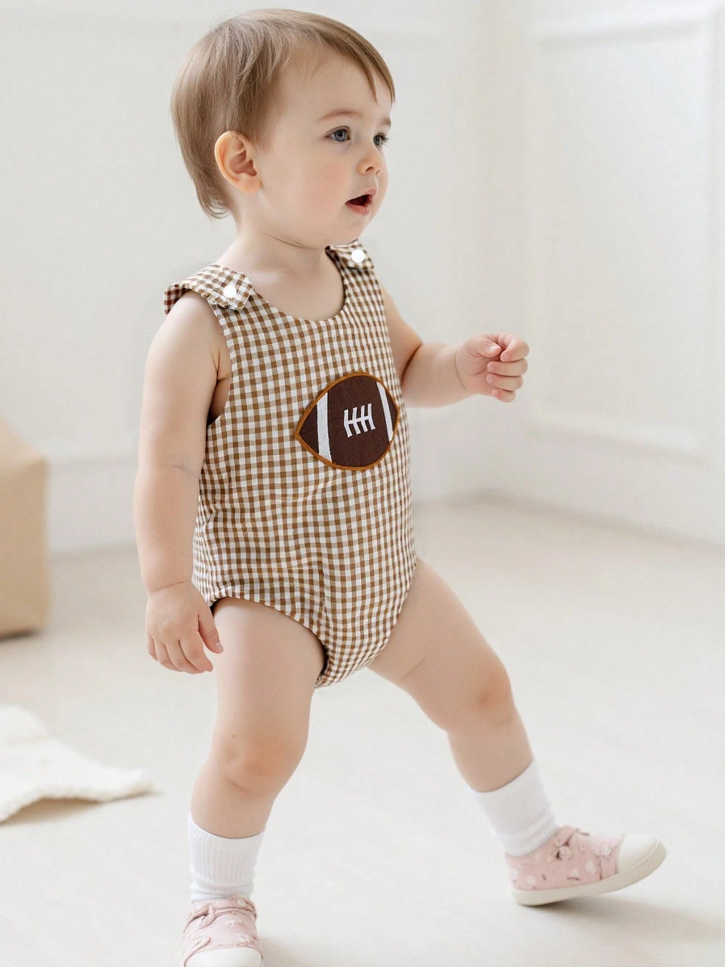 Infant Boy Football Romper Sleeveless Bubble Rompers Embroidered Rugby Gingham Bodysuit Newborn Baby Cute Fall Clothes