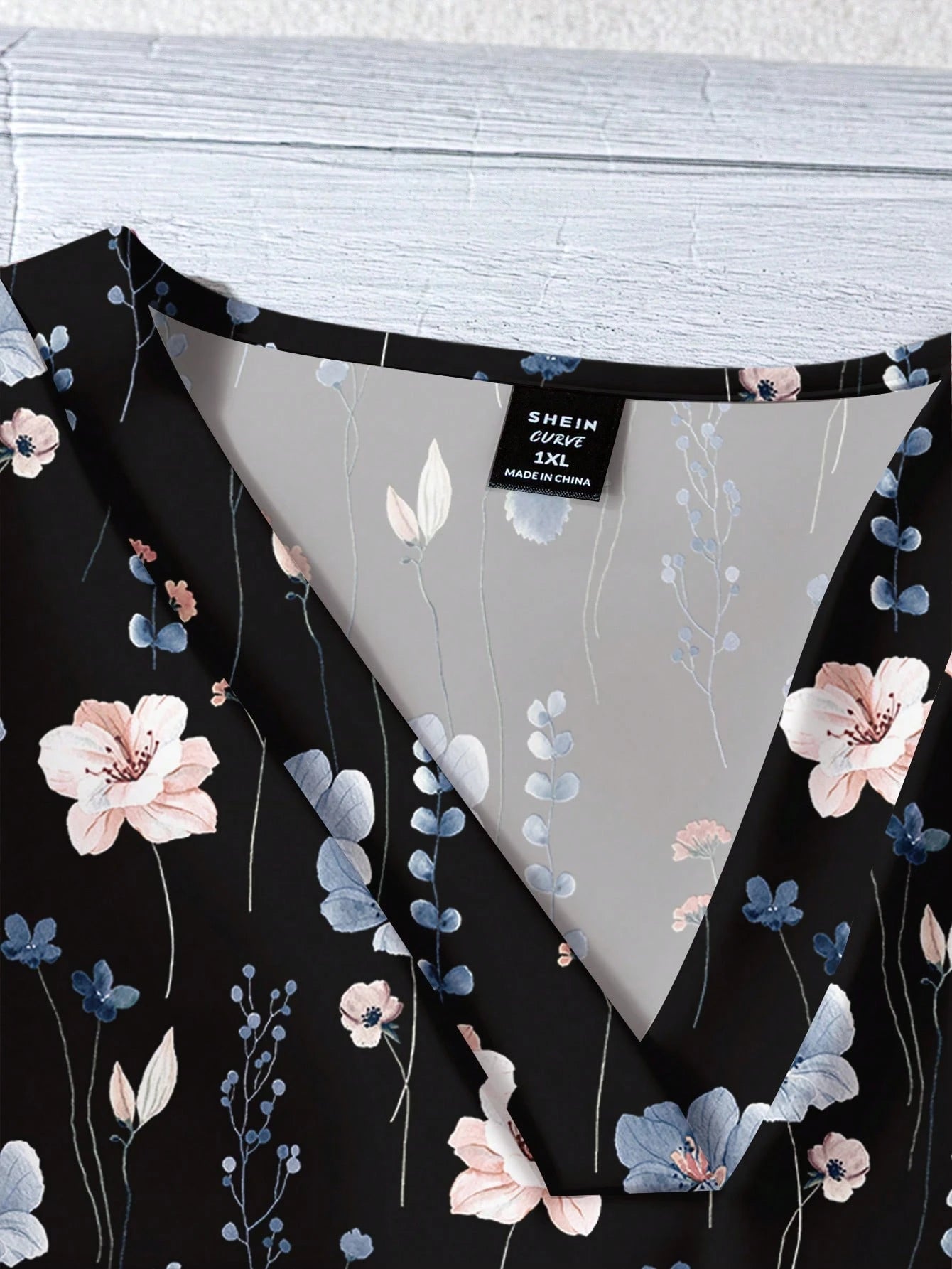 LUNE Plus Size Women Casual Black Summer Boho Vacation Holiday V-Neck Flutter Sleeve Relaxed Fit Blue & White Floral Print Loose Chiffon Shirt Blouse Fall
