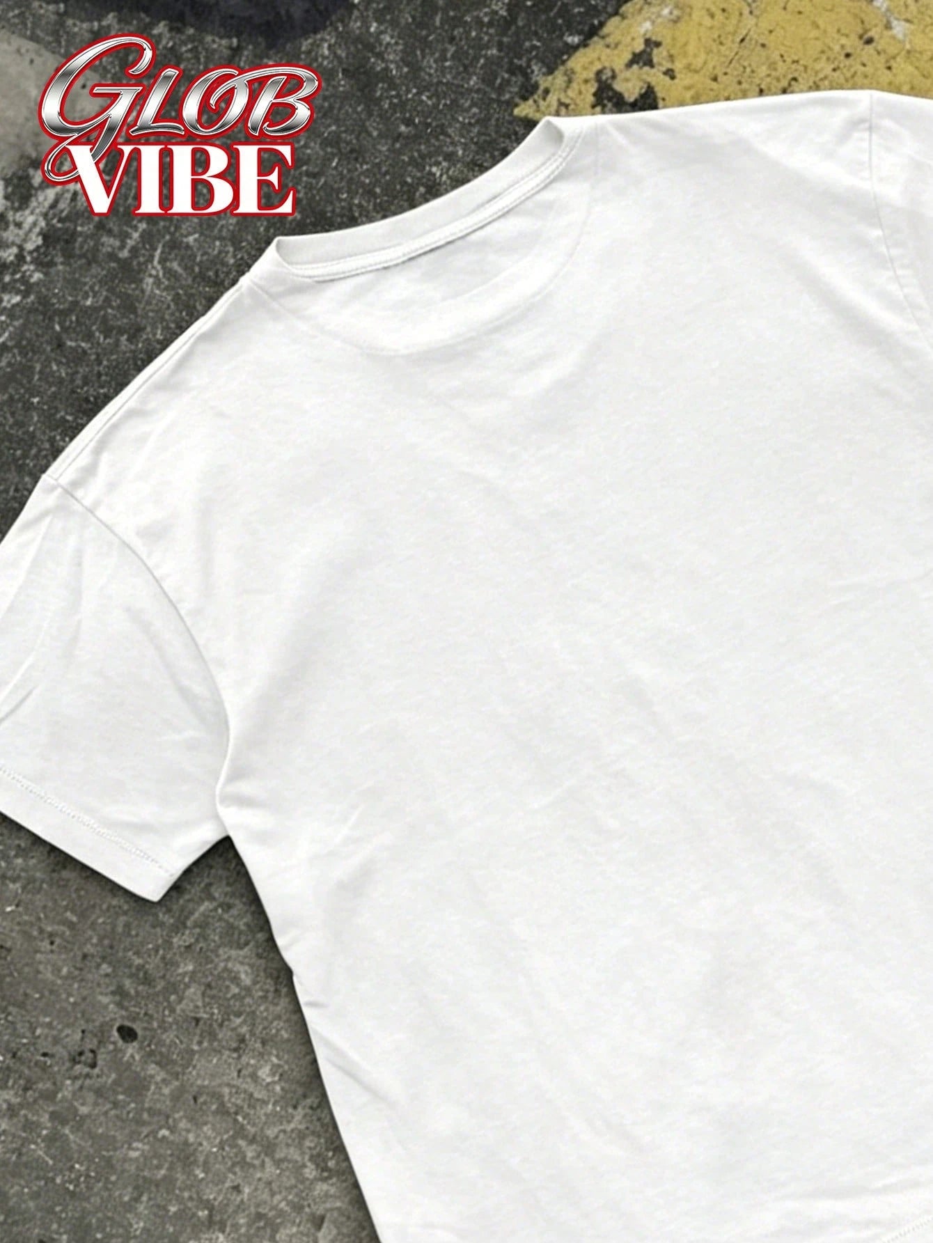 Manfinity Men Vintage Distressed Newspaper Collage Graphic T-Shirt Oversized Drop Shoulder Crew Neck Short Sleeve Streetwear Tee