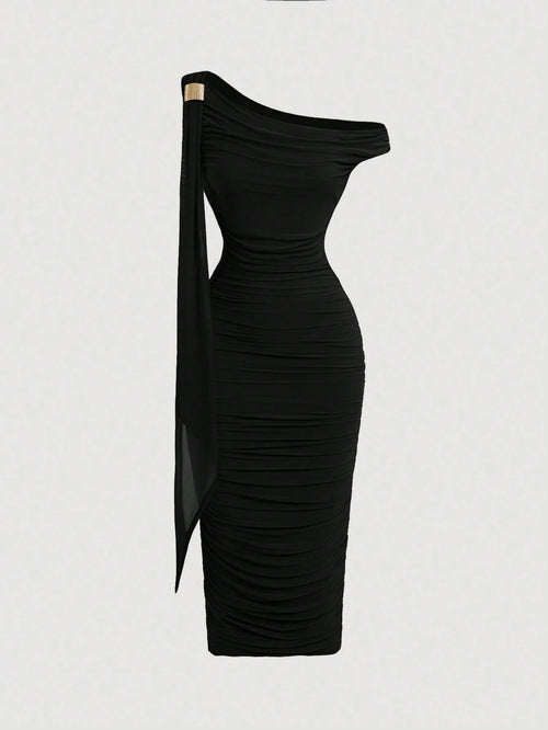 MOD Women's Black Gold Asymmetric Neck Ruched Slim Fit Elegant Sexy Mid-Length Bodycon Dress Seductive Summer Party Night Festive Formal Gown