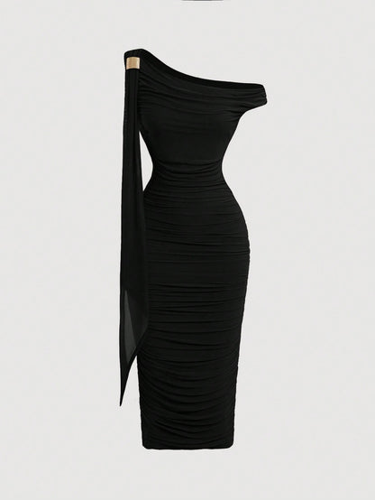 MOD Women's Black Gold Asymmetric Neck Ruched Slim Fit Elegant Sexy Mid-Length Bodycon Dress Seductive Summer Party Night Festive Formal Gown