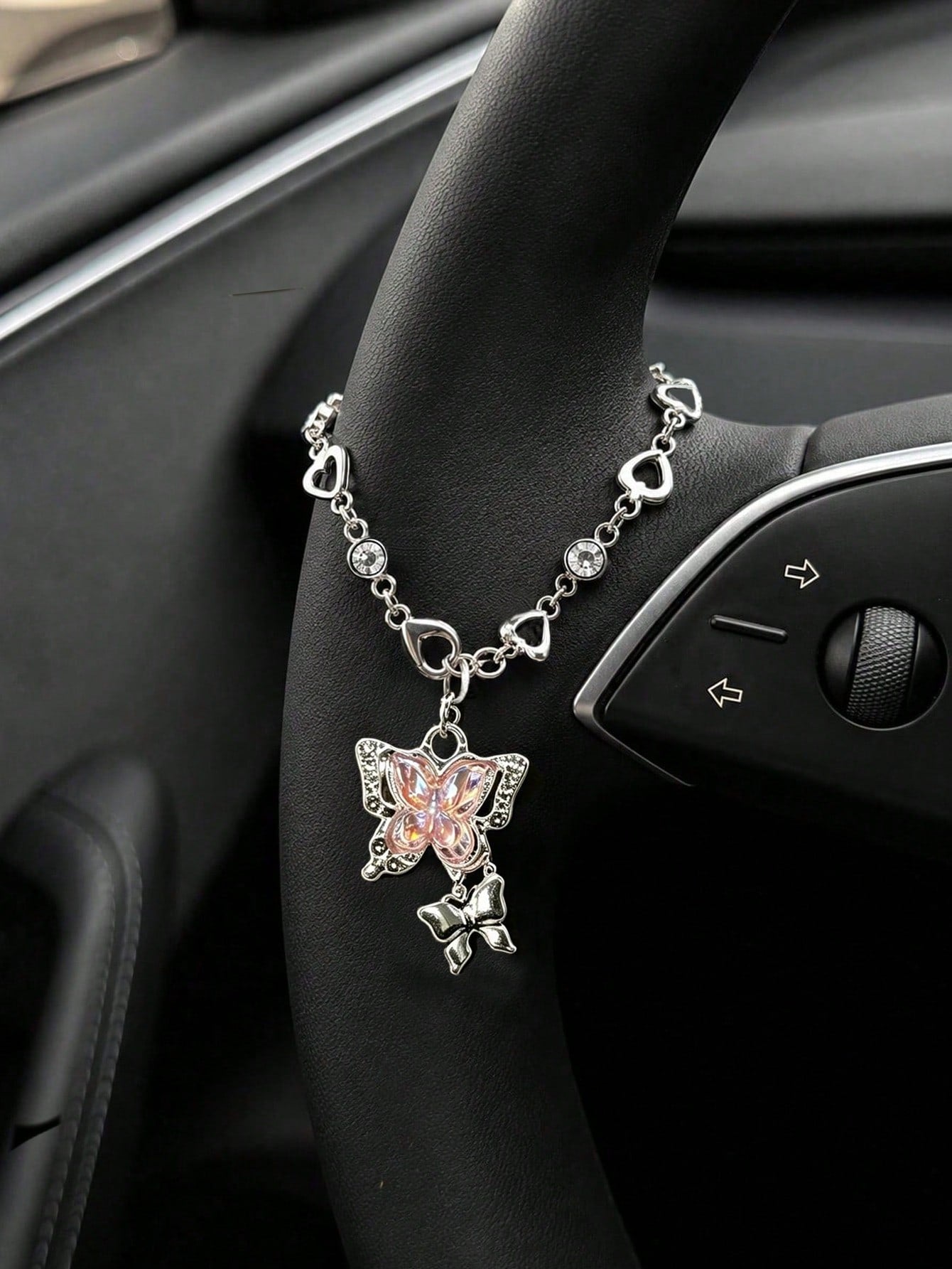 Pink Butterfly Rhinestone Car Hanging Ornament, Fashionable Exquisite Elegant Car Steering Wheel Decoration, Elegant Crystal Pendant Suitable For Rearview Mirror/Steering Wheel/Bag/Keychain, Gift For