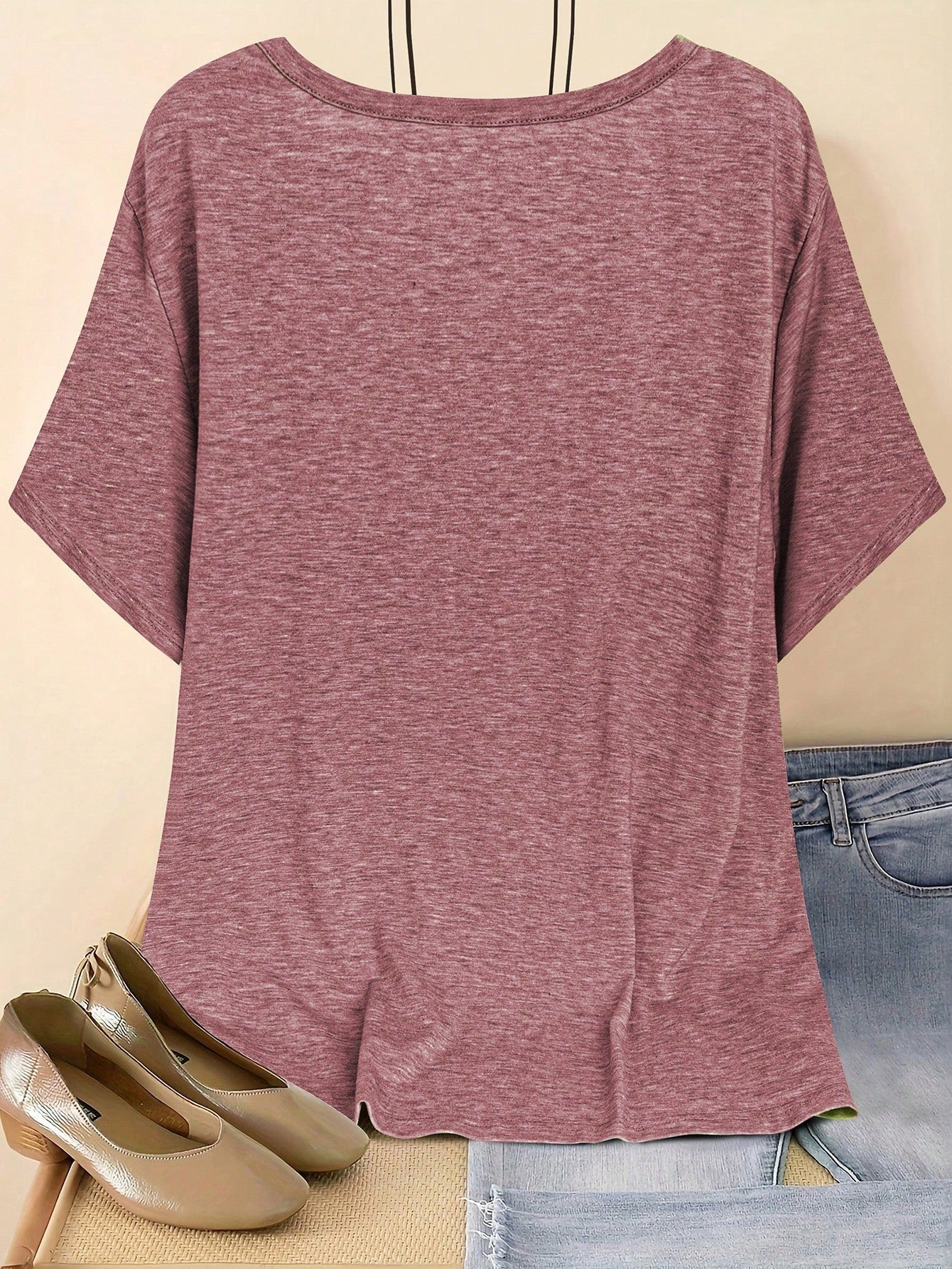 Plus Size Round Neck T-Shirt, Minimalist And Fashionable Suitable For Summer