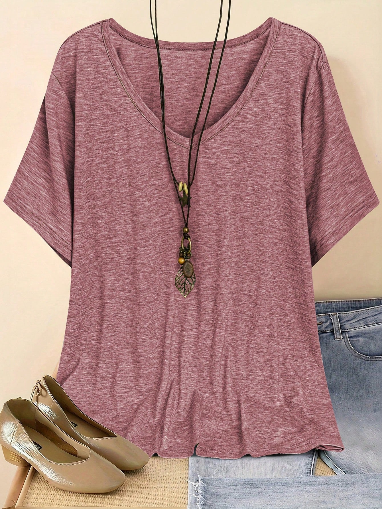 Plus Size Round Neck T-Shirt, Minimalist And Fashionable Suitable For Summer