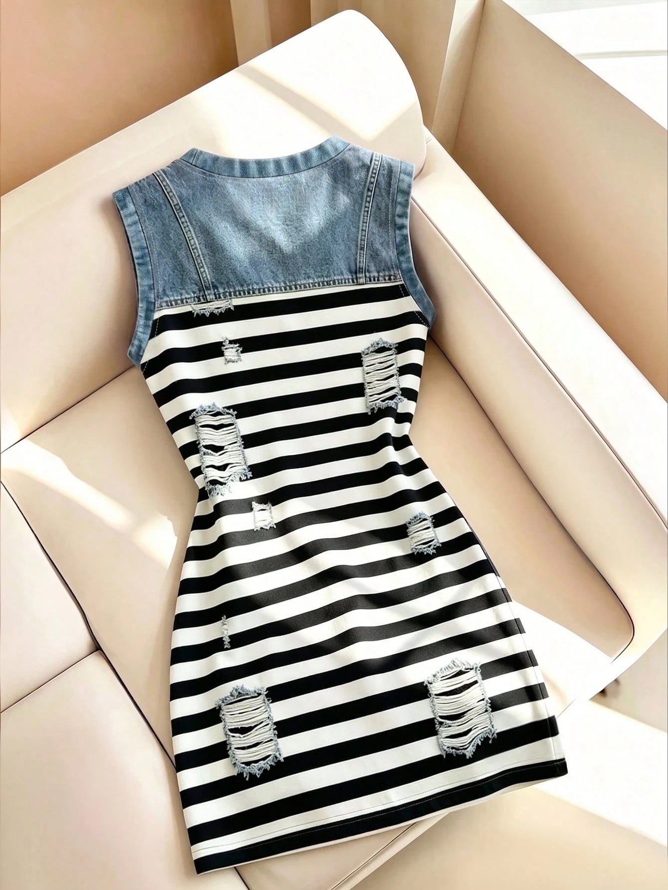 Resyla Women's Striped Design Round Neck Sleeveless Casual Mid-Length Dress