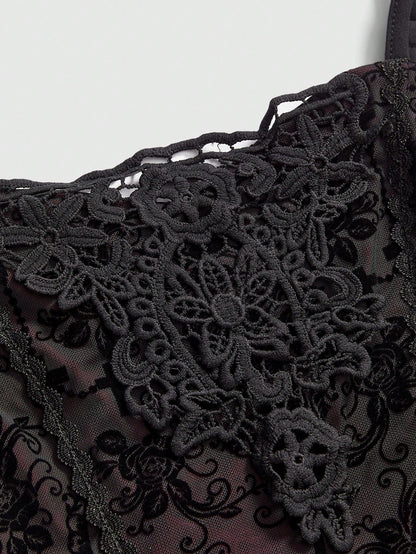 ROMWE Spring/Summer Plus Size Women Gothic Romantic Palace Flocked Contrast Lace Asymmetrical Hem Camisole Valentine's Day
