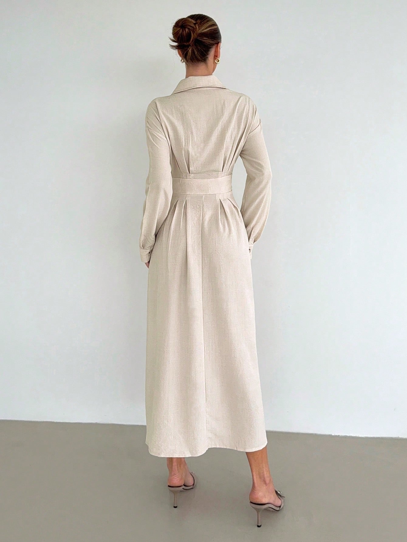 Siren Gaze Women's Solid Color Pleated Cinched Waist Dress, Elegant Casual Office Wear Shirt Dress Beige Autumn