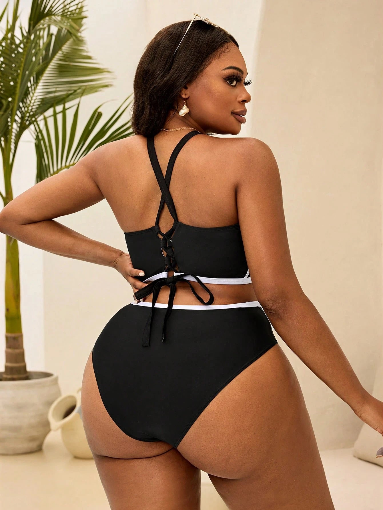 Slaydiva Plus Size Women's Black & White Color Block Steel Hoop Casual Swimwear Set For Summer Beach Vacation