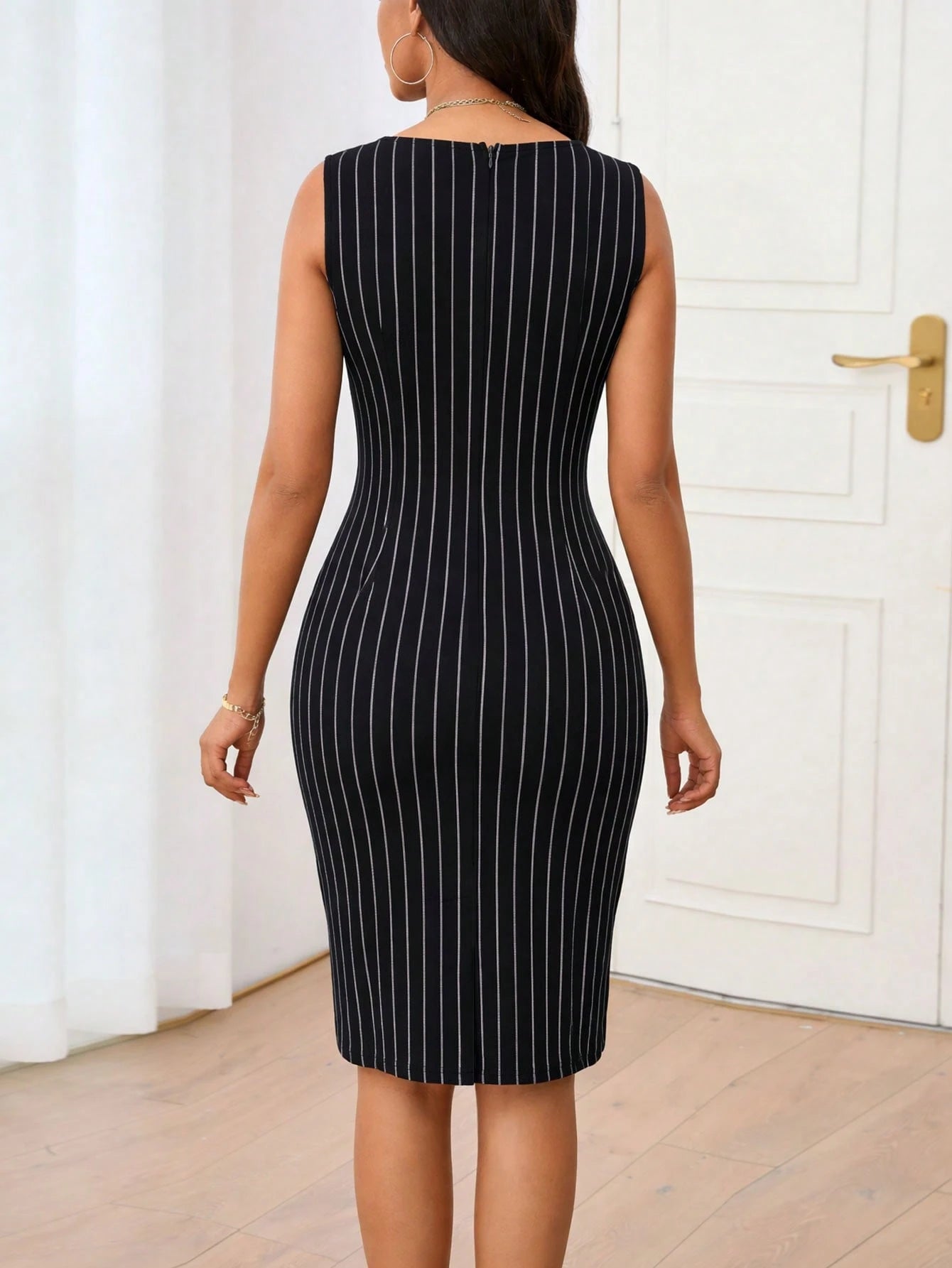 Summer Lightweight Comfortable Fashionable Sleeveless Boat Neck Striped Fitted Midi Dress Elegant Black