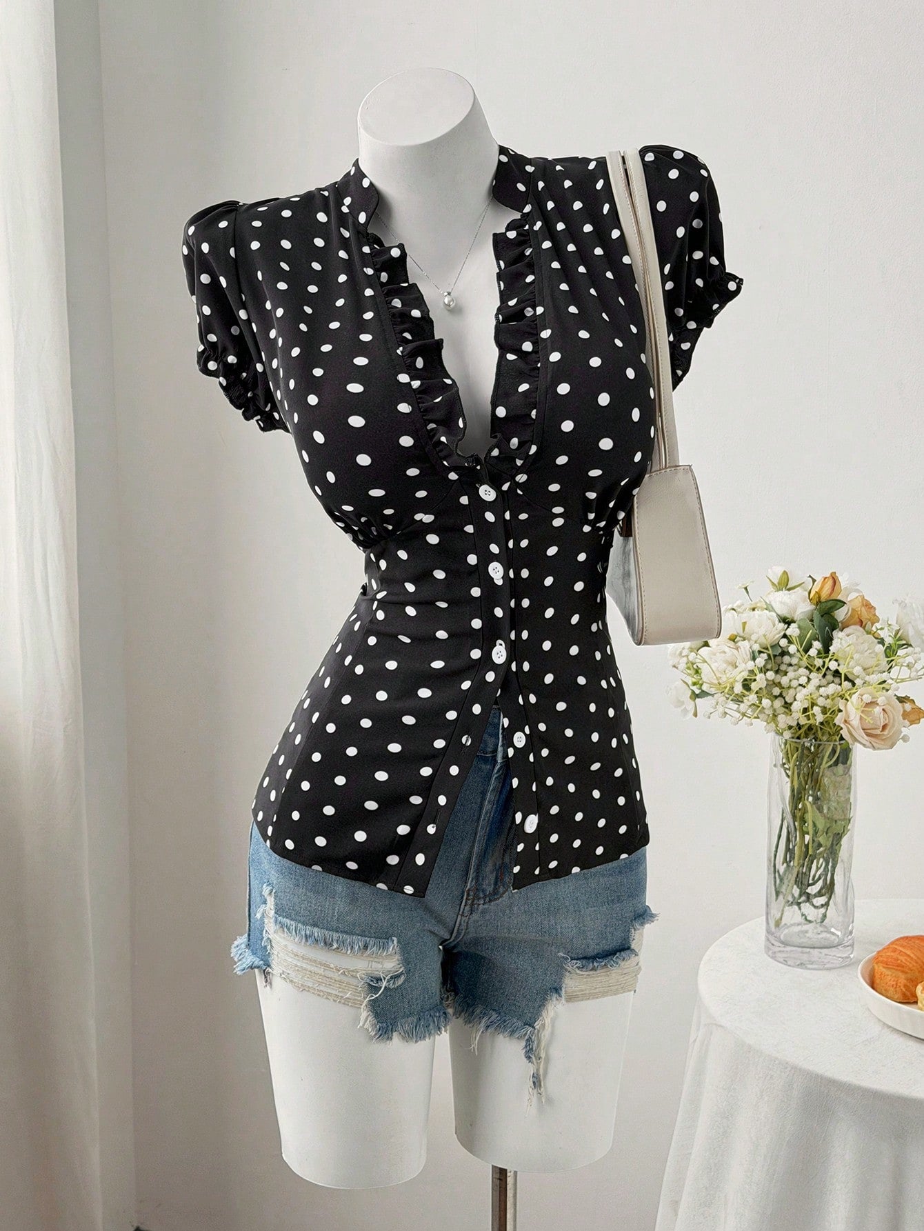 Sweetra Plus Size Fashion Versatile Minimalist Polka Dot Design Niche Elegant Sweet Short Sleeve Fitted Blouse