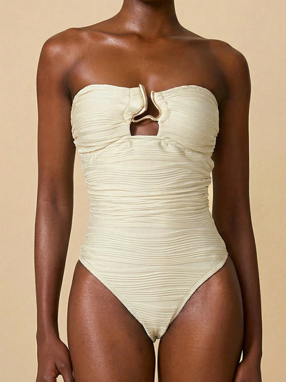 Swim Chicsea Women's Special Fabric Textured Fabric Vacation Exquisite Elegant Asymmetrical Metal Accessory Wavy Stripe One-Piece