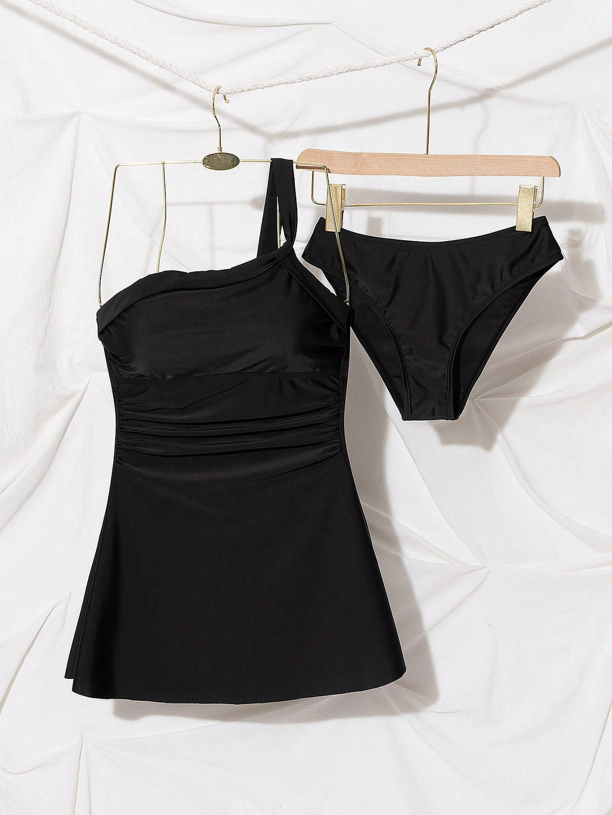 Swim Lushoire Pure Black One-Shoulder Twist Front Pleated Waist Minimalist Elegant A-Line Skirt Non-Wired Removable Chest Pad