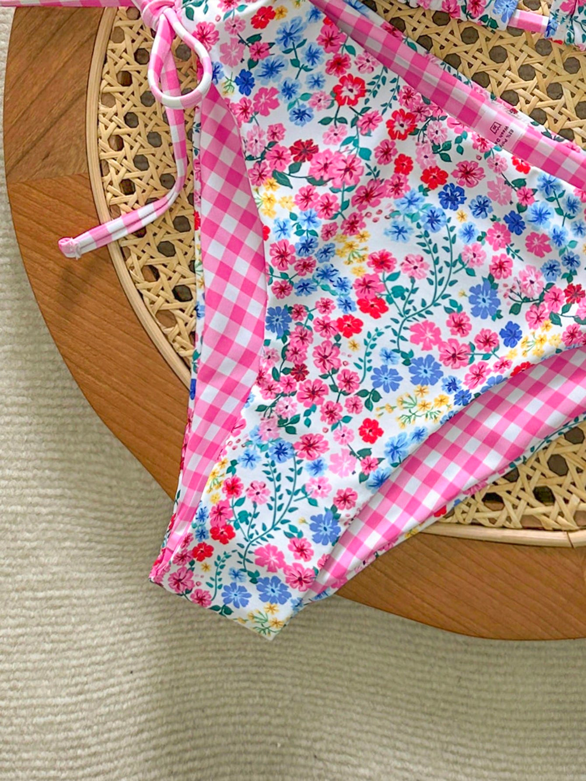 Swim Mod 2pcs Women's Cute White Floral Halter Neck Top And Side Tie Triangle Bottoms,Summer Boho Bikini Set Floral Bathing Suit For Holiday,Pool Party
