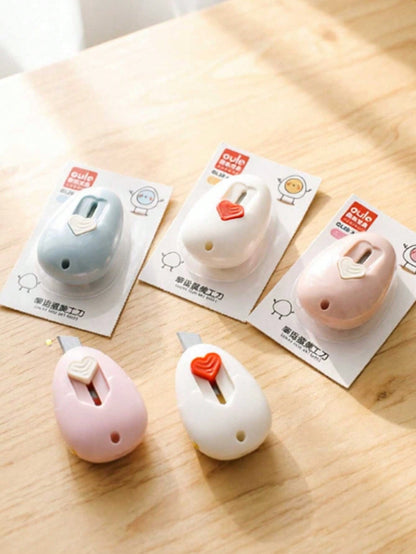 This Mini Portable Craft Knife Has A Cute Design And Wide Range Of Uses, Making It An Ideal Choice For Opening Packages, Cutting Paper And Creating Scrapbooks. Not Only Is It Stylish In Appearance, Bu