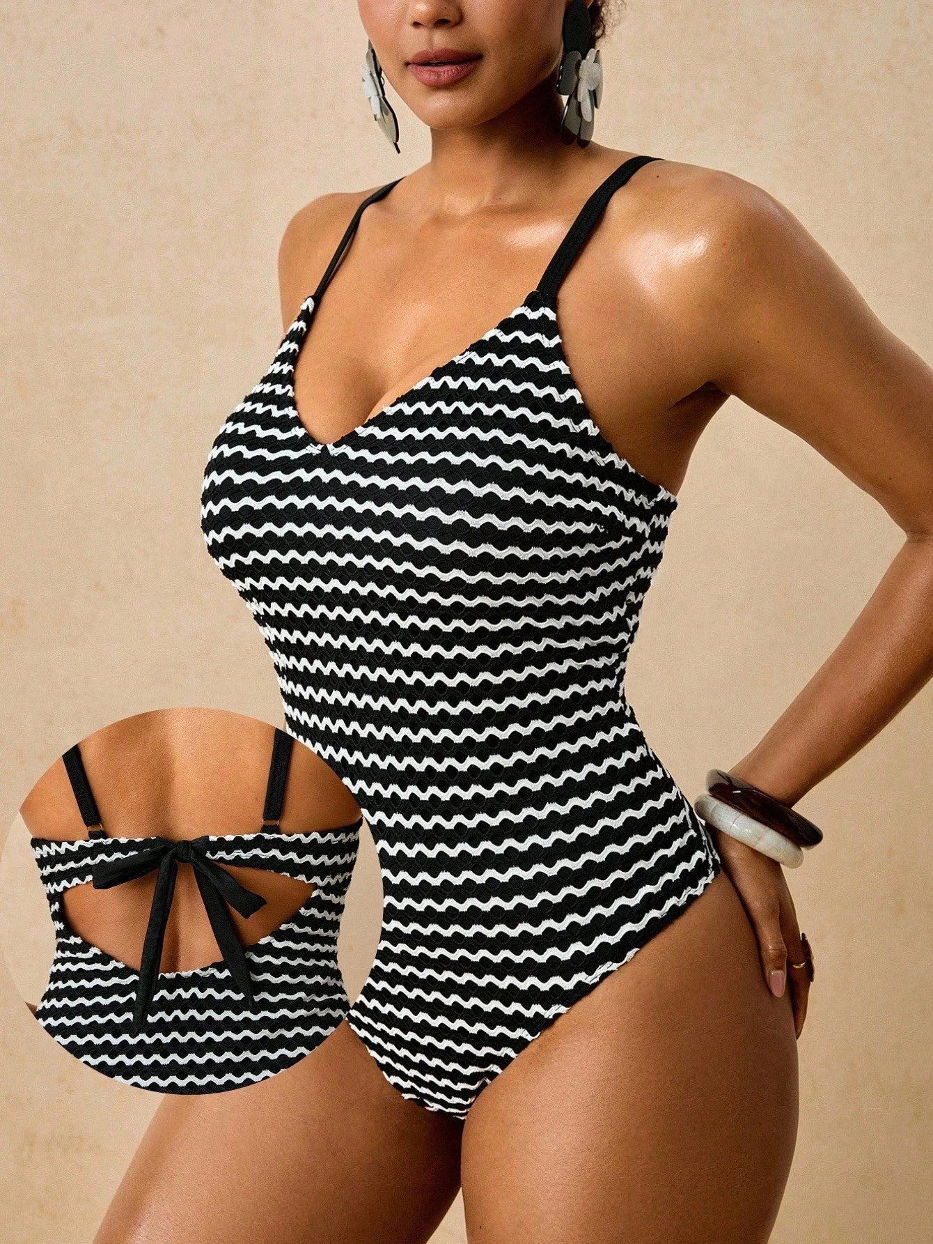 Travachic Plus Size Women's Back Bow White One-Piece Swimsuit, Sexy Beach Party Partywear Vacation, Tropical Style Bathing Suit Summer