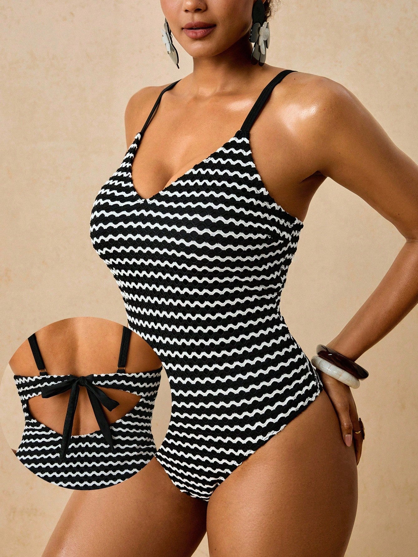 Travachic Plus Size Women's Back Bow White One-Piece Swimsuit, Sexy Beach Party Partywear Vacation, Tropical Style Bathing Suit Summer
