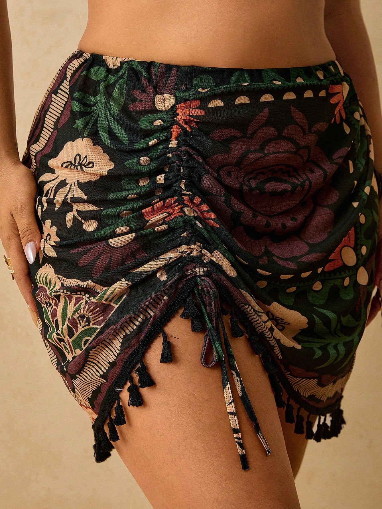 Travachic Plus Size Women's Summer Short Cover-Up Skirt, Tropical Beach Vacation Vacation Casual Style, Ruched Tassel Colorful Paisley Pattern