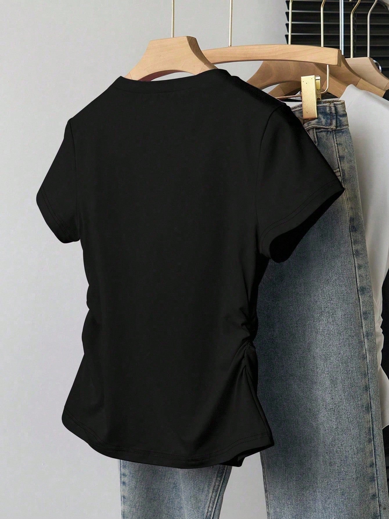 Women's Fitted T-Shirt With English Letter Print, Slimming & Elegant Style, European & American