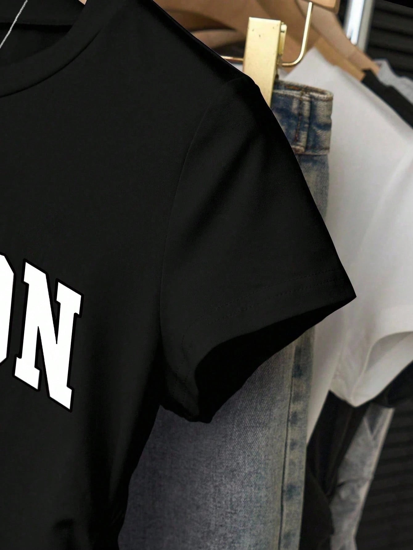 Women's Fitted T-Shirt With English Letter Print, Slimming & Elegant Style, European & American