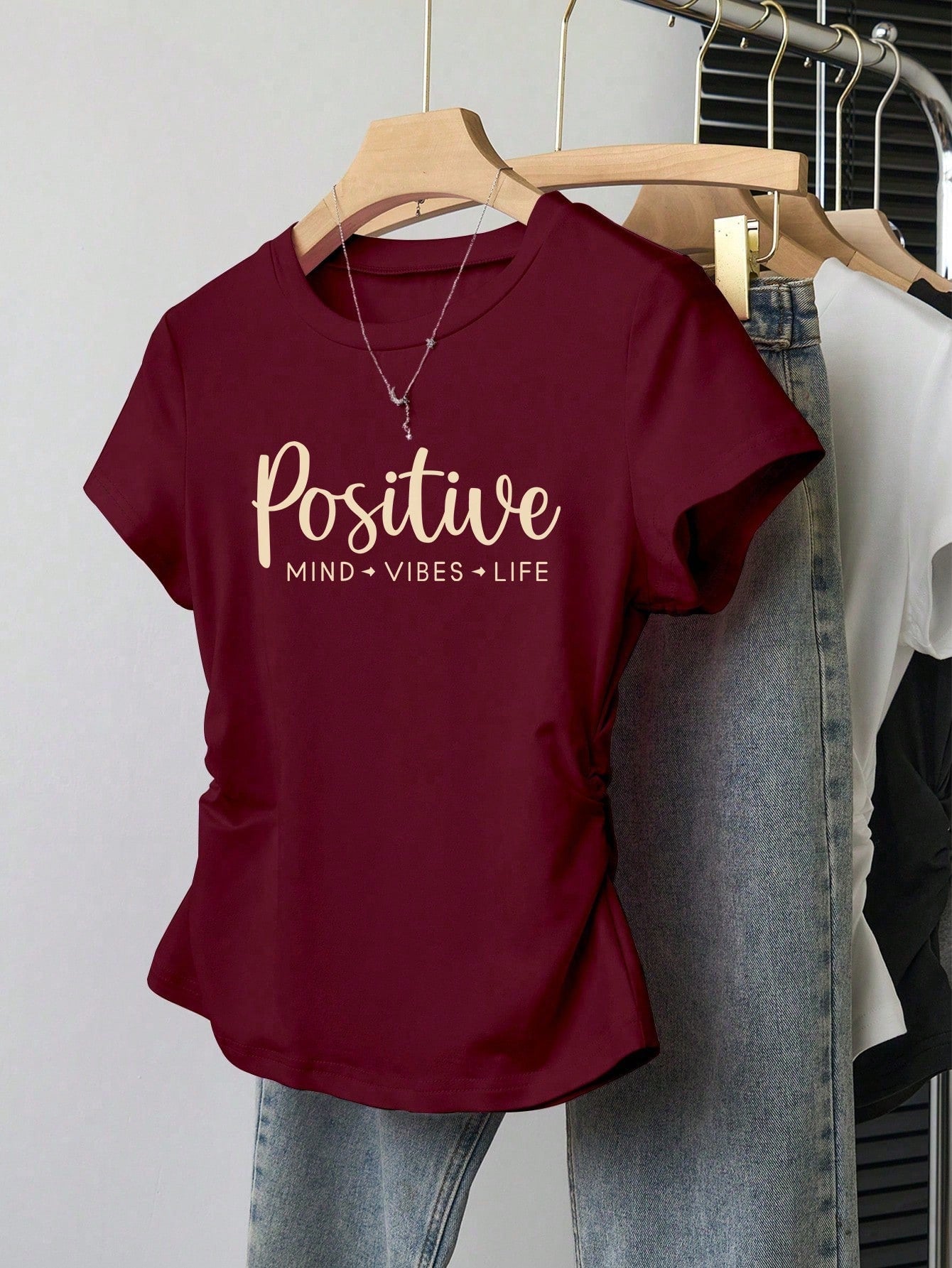 Women's Fitted T-Shirt With English Letter Print, Slimming & Elegant Style, European & American