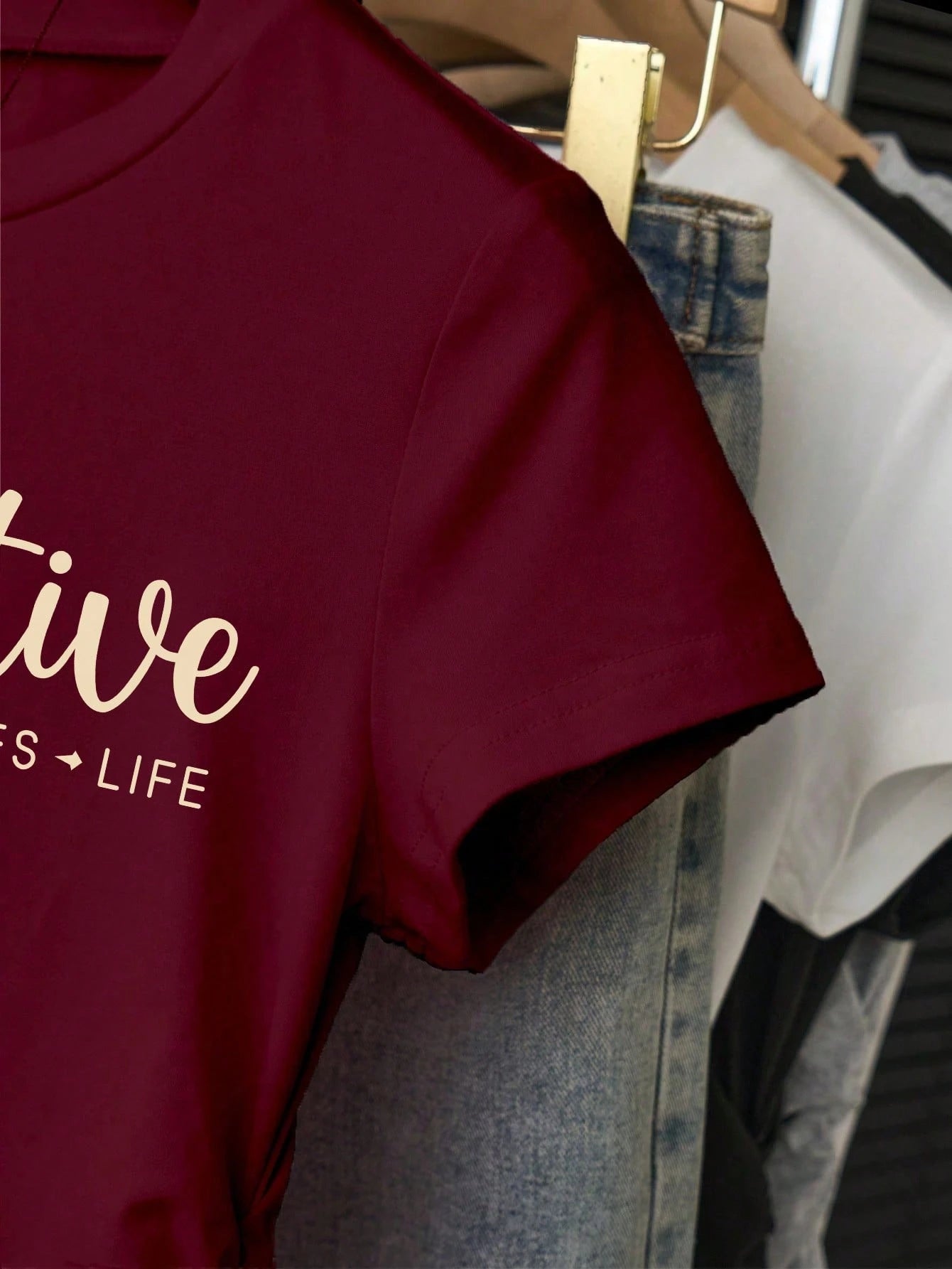 Women's Fitted T-Shirt With English Letter Print, Slimming & Elegant Style, European & American